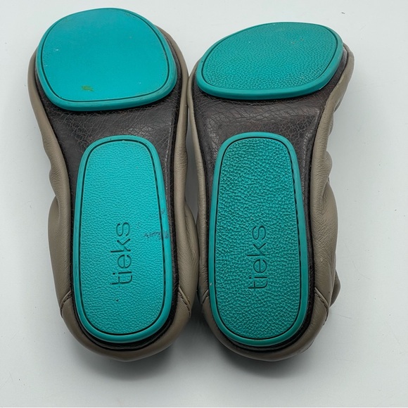 Taupe Tieks size 7 Classic Leather Ballet Flats - Picture 13 of 13